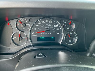 2025 Chevrolet Express Passenger - Photo 8