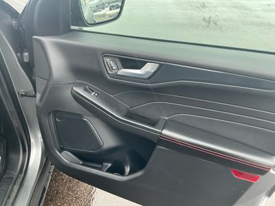 2025 Ford Escape — photo 12 view