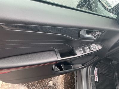 2025 Ford Escape — photo 15 view