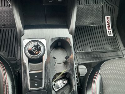 2025 Ford Escape — photo 10 view