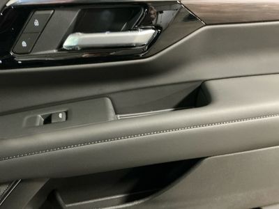 2026 Chevrolet Suburban — photo 11 view