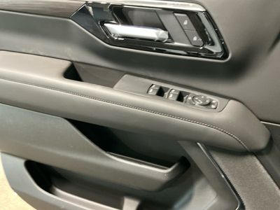 2026 Chevrolet Suburban — photo 7 view