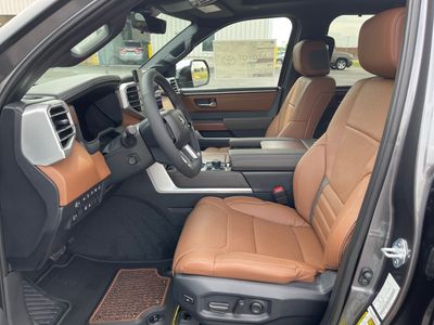 2025 Toyota Tundra 4WD — photo 13 view