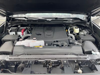 2025 Toyota Tundra 4WD — photo 8 view