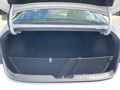 2025 Hyundai Elantra — photo 7 view