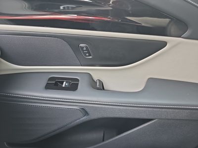 2024 Lincoln Nautilus — photo 11 view