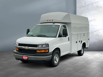 2025 Chevrolet Express Commercial Cutaway — front three-quarter view