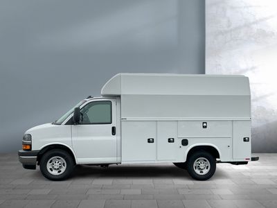 2025 Chevrolet Express Commercial Cutaway — engine compartment view