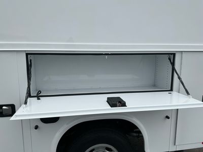 2025 Chevrolet Express Commercial Cutaway — photo 8 view