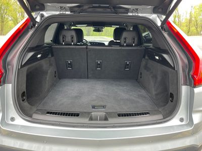 2024 Cadillac XT4 — photo 13 view