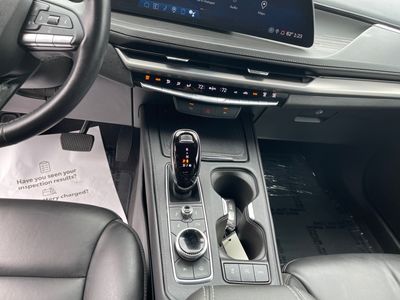 2024 Cadillac XT4 — photo 7 view