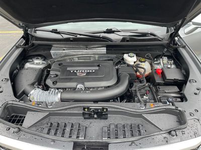 2024 Cadillac XT4 — photo 8 view