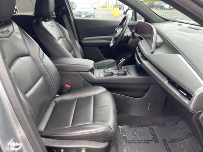 2024 Cadillac XT4 — photo 9 view