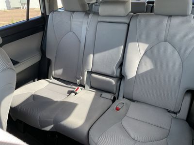 2024 Toyota Highlander — photo 12 view