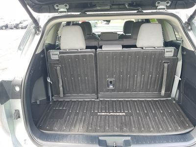 2024 Toyota Highlander — photo 15 view
