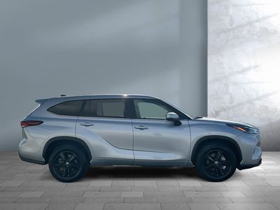2024 Toyota Highlander — photo 8 view