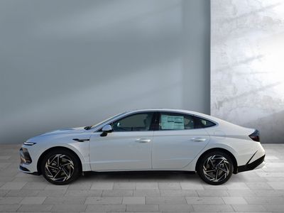 2025 Hyundai Sonata — detail view