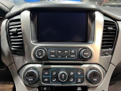 2016 Chevrolet Suburban — photo 11 view