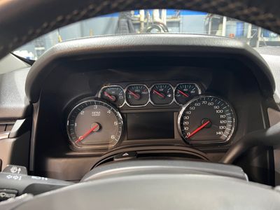 2016 Chevrolet Suburban — photo 13 view
