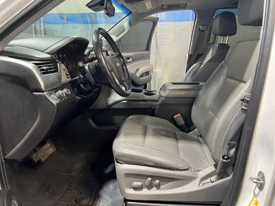 2016 Chevrolet Suburban — photo 14 view