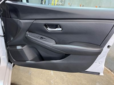 2023 Nissan Sentra — photo 9 view