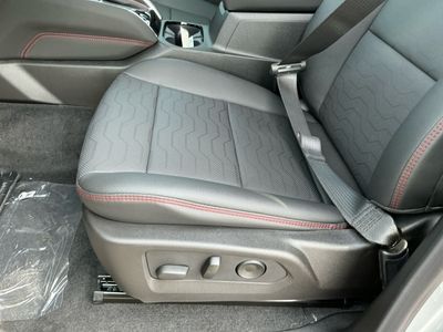 2026 Chevrolet Colorado — photo 14 view