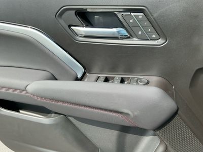 2026 Chevrolet Colorado — photo 15 view