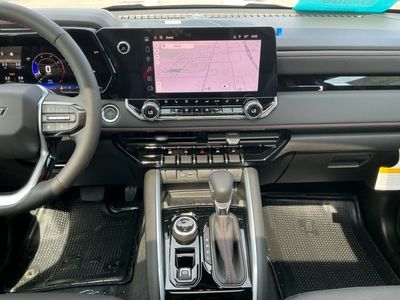 2026 Chevrolet Colorado — photo 10 view