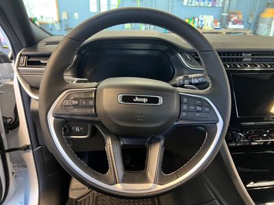 2025 Jeep Grand Cherokee - Photo 14