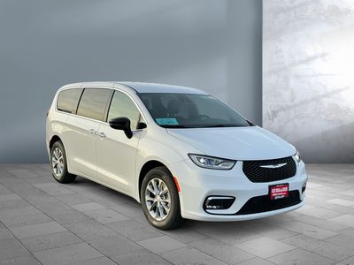 2026 Chrysler Pacifica — side profile view