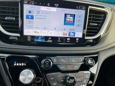 2026 Chrysler Pacifica — photo 14 view