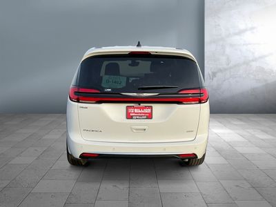 2026 Chrysler Pacifica — detail view