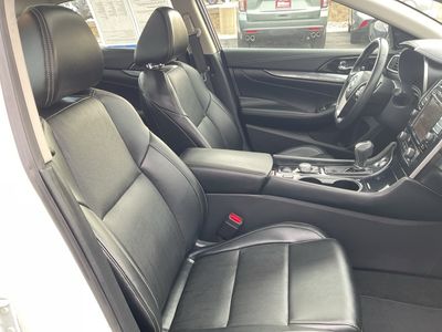 2023 Nissan Maxima — photo 13 view