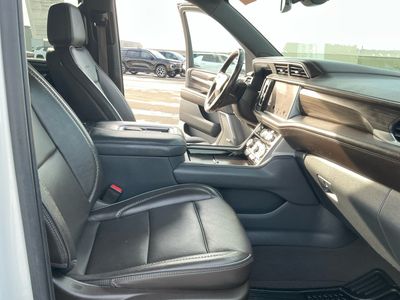 2022 GMC Yukon XL — photo 13 view