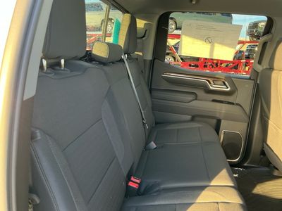 2026 Chevrolet Silverado 1500 — photo 14 view