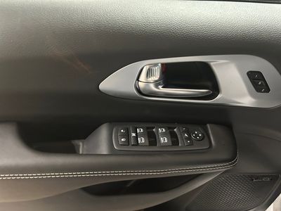 2026 Chrysler Pacifica — photo 9 view