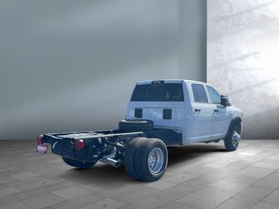 2026 Ram 3500 Chassis Cab - Photo 3