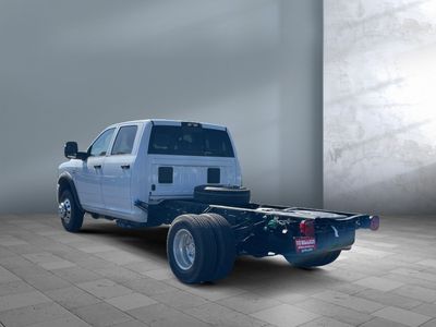 2026 Ram 3500 Chassis Cab - Photo 4