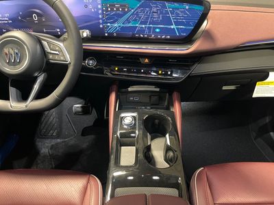 2025 Buick Envision — photo 10 view