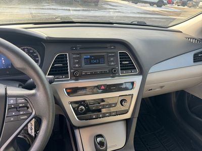 2015 Hyundai Sonata — photo 12 view