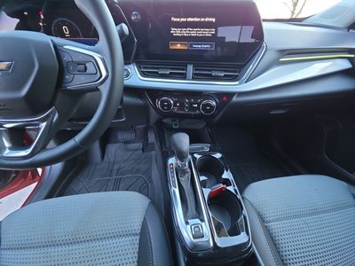 2024 Chevrolet Trax — photo 7 view