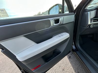 2026 Hyundai Santa Fe — photo 10 view