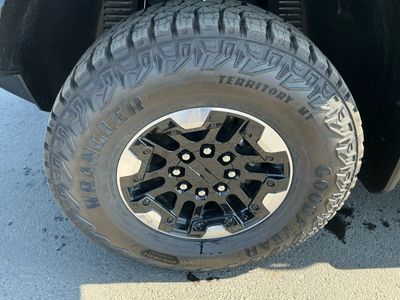 2025 GMC HUMMER EV Pickup — photo 15 view