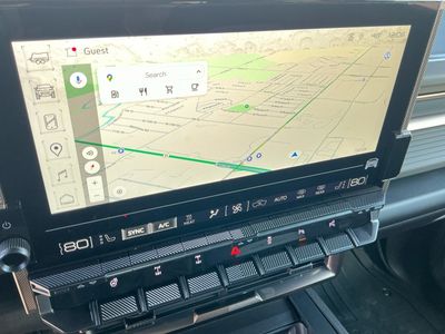 2025 GMC HUMMER EV Pickup — photo 8 view