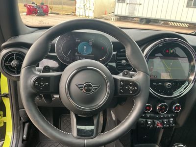 2024 MINI Hardtop 2 Door — photo 11 view