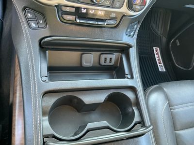 2018 GMC Yukon — photo 11 view