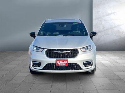 2026 Chrysler Pacifica - Photo 2