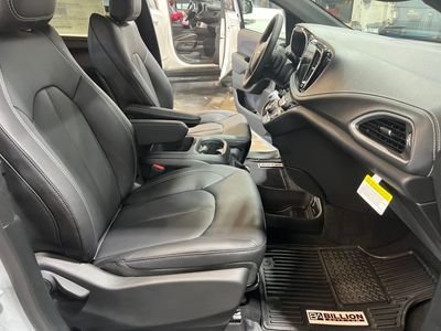 2026 Chrysler Pacifica - Photo 14