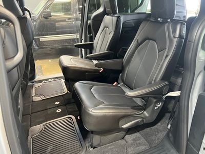 2026 Chrysler Pacifica - Photo 8