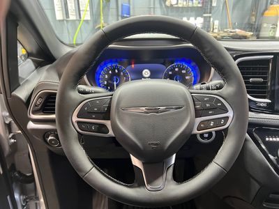 2026 Chrysler Pacifica - Photo 9